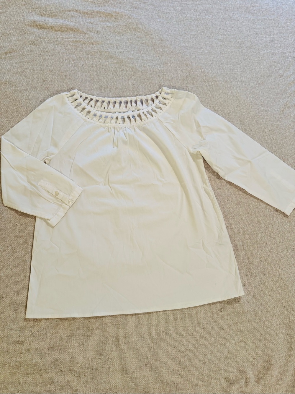 Vineyard Vines White Lattice Neckline Blouse size 4 NWOT